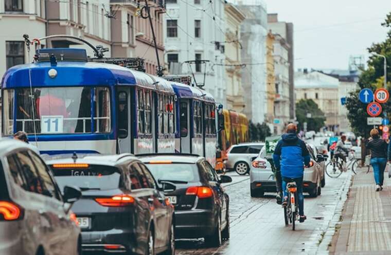 Латвия сократит помощь украинским беженцам