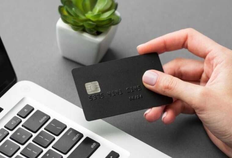 Банки Росії масово блокують перекази між власними рахунками через нові правила