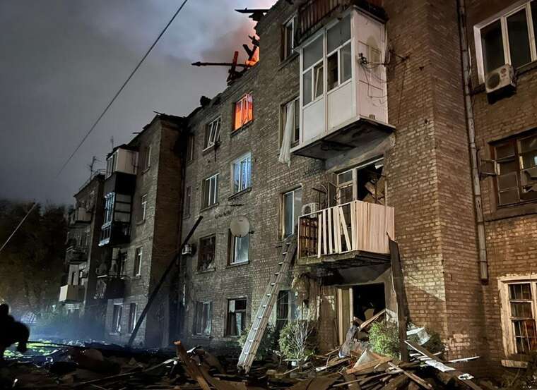 Масована атака дронами: в Кам’янському постраждали 8 людей, пошкоджено будівлі та інфраструктуру