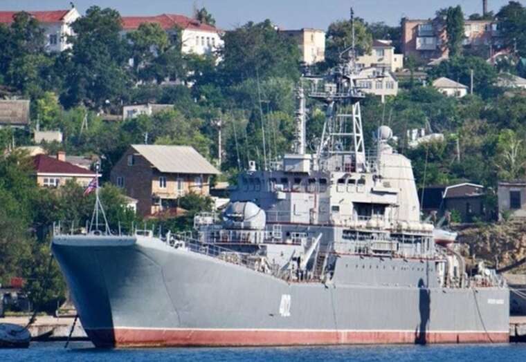 The occupiers looted the captured Ukrainian ship "Kostyantyn Olshanskyi" in Sevastopol