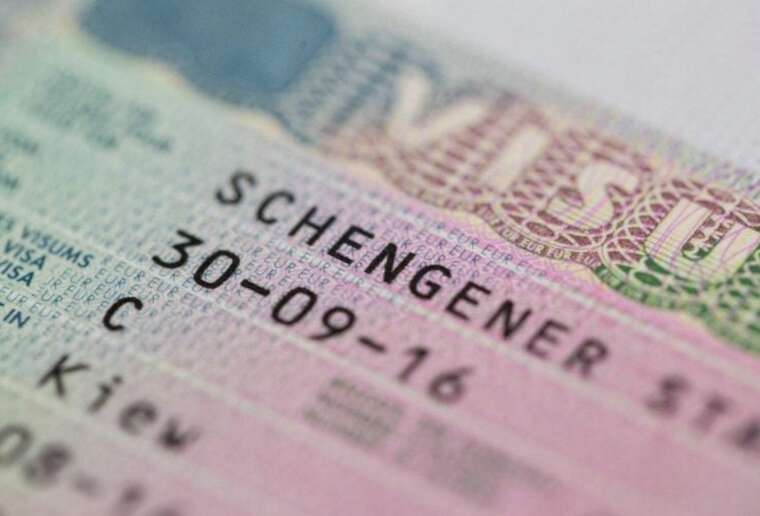 ЕС приостанавливает выдачу шенгенских мультивиз гражданам России