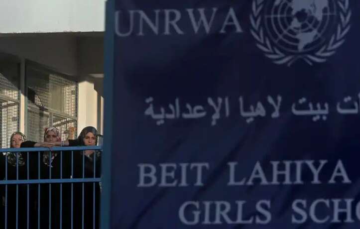 Израиль запрещает поставку электроэнергии и воды объектам UNRWA