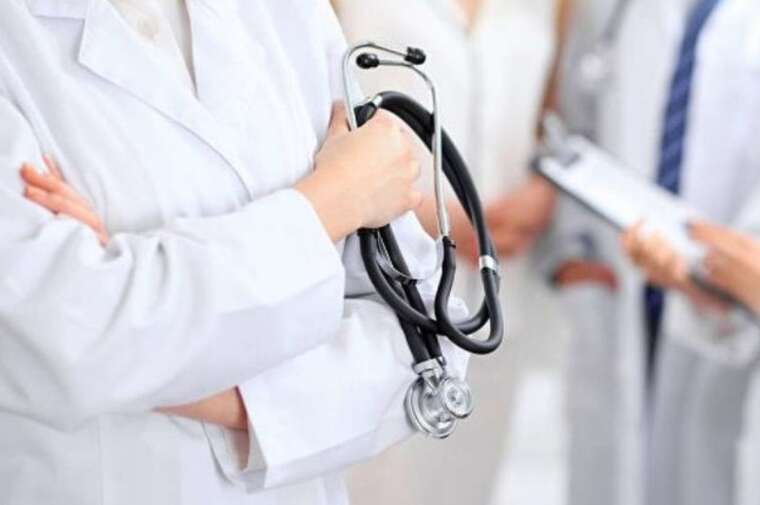 В окупованому Мелітополі лікарям платять за доноси на пацієнтів призовного віку