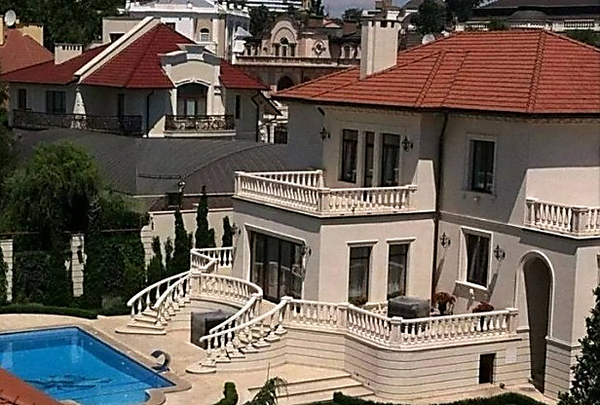 Фотографии роскошного особняка прокурора Киевского района Одессы опубликовали в интернете - Copyright https://news.pn