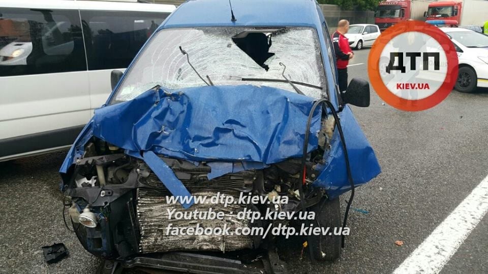    : Peugeot    .   
	<div class=