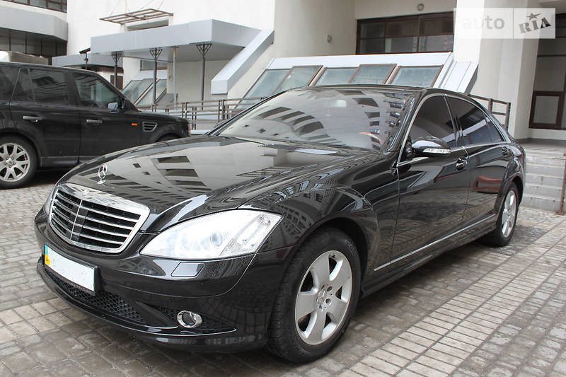    Mercedes-Benz S500.  auto.ria.com