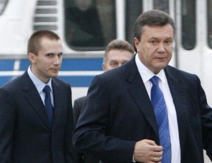 янык с сыном