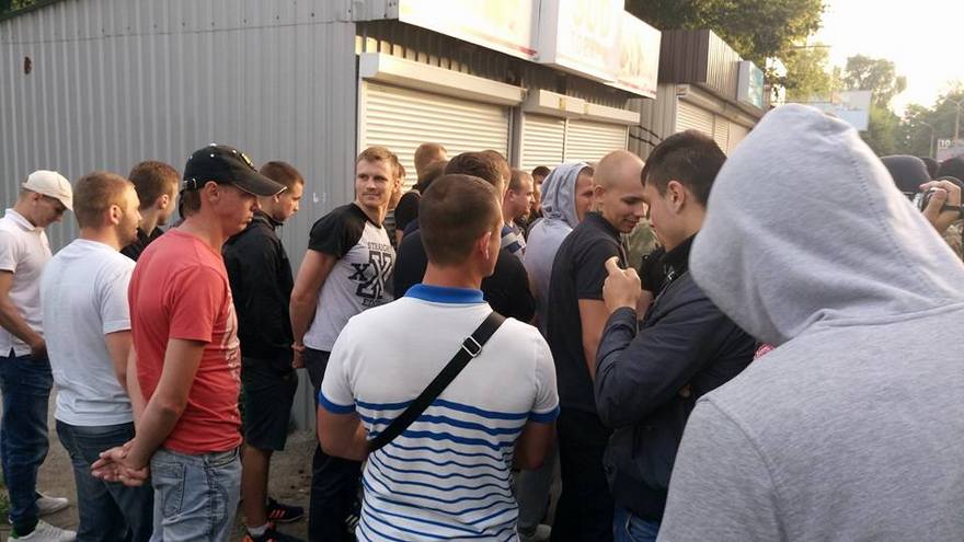 В Днепре предпринимателей с ул. Новокрымской били и травили газом, фото ДНЕПР. ГЛАВНОЕ dqxikeidqxiqqeant