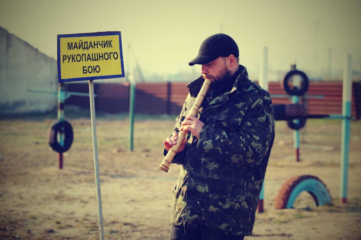 Музыка после демобилизации возвращается к ведению курсов самообороны