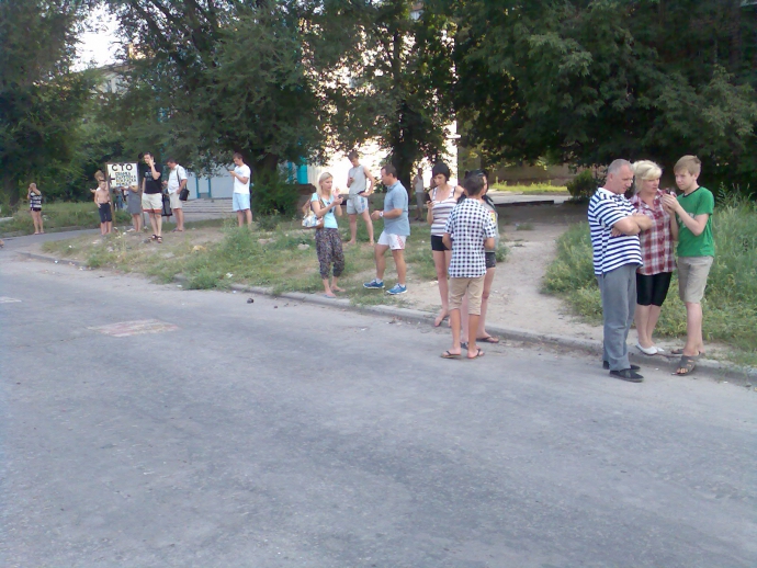 Воду черпают из лужи, а dqxikeidqxiqqeant