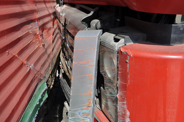 В Николаеве «фура» въехала в трамвай – две женщины госпитализированы - Copyright https://news.pn