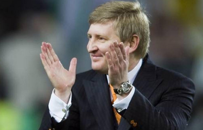 Ефремов подарил Ахметову