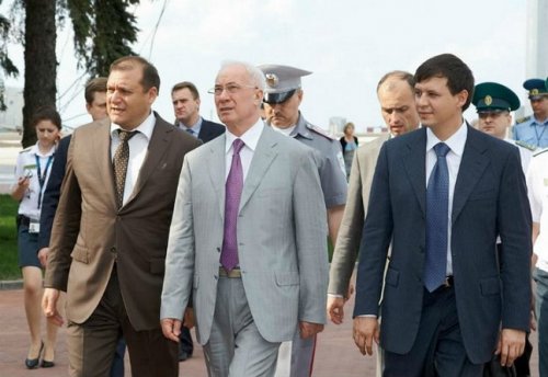 М. Добкин, Н. Азаров и Е. Мураев dqxikeidqxiqqeant