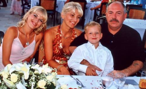 Святослав Михайлович с дочерью Татьяной, супругой Светланой Севастьяновной и сыном Святославом