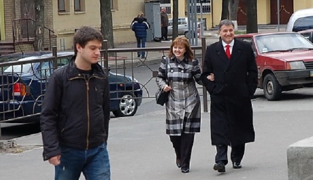 1426500102-4868-avakov-nashigroshiorg