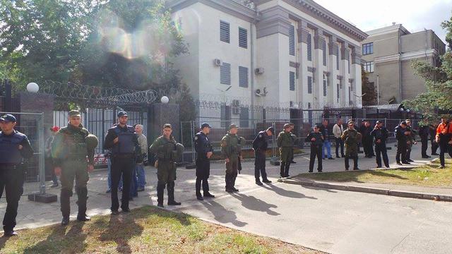 россия драка посольство голосование dqxikeidqxiqqeant