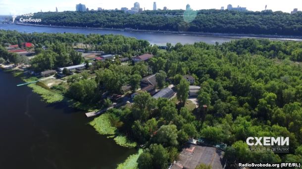 Береги Труханового острова у Києві щільно забудовані dqxikeidqxiqqeant