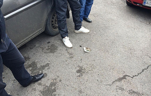 500 доларів за вступ: поліцейські затримали подружжя закарпатців-хабарників (ФОТО) dqxikeidqxiqqeant