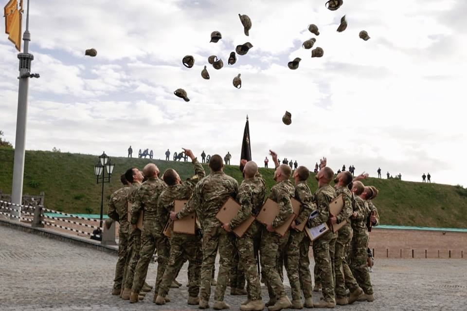 "   –  ":     (18+) -  7