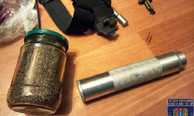 Под Одессой пьяный военнослужащий угрожал взорвать гранату возле ресторана - 23591 Под Одессой пьяный военнослужащий угрожал взорвать гранату возле ресторана - фото 23591 dqxikeidqxitkant