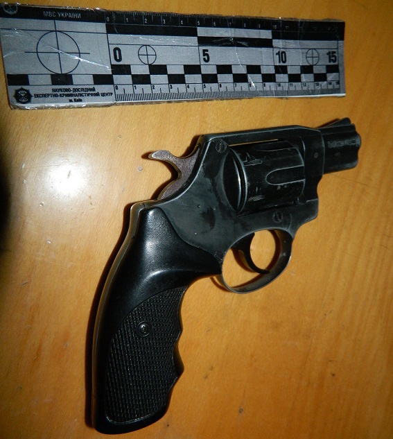 В Киеве полиция задержала мужчину, устроившего стрельбу на остановке трамвая - 24900 В Киеве полиция задержала мужчину, устроившего стрельбу на остановке трамвая - фото 24900 dqxikeidqxitkant