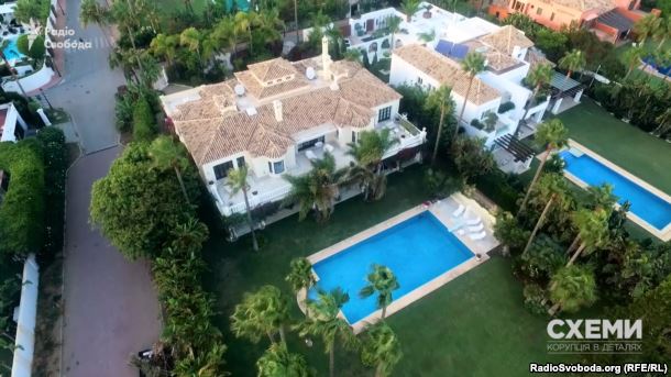 Маєток Петра Порошенка на березі Середземного моря у містечку Аталая-Ісдабе в муніципалітеті Естепона на півдні Іспанії dqxikeidqxitkant