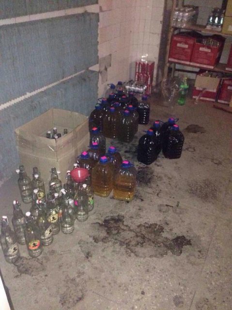 В ресторане Донецкой области обнаружено самодельный алкоголь на 230 тыс. гривен - 26831 В ресторане Донецкой области обнаружено самодельный алкоголь на 230 тыс. гривен - фото 26831