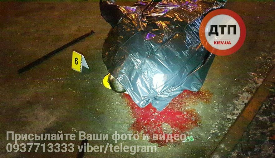 Смертельное ДТП в Киеве - Тойота врезалась в столб, есть погибшие - 28796 Смертельное ДТП в Киеве - Тойота врезалась в столб, есть погибшие - фото 28796