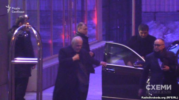 Спецпредставник ОБСЄ у мінській контактній групі Мартін Сайдік в аеропорту «Київ» 16 січня 2017 року