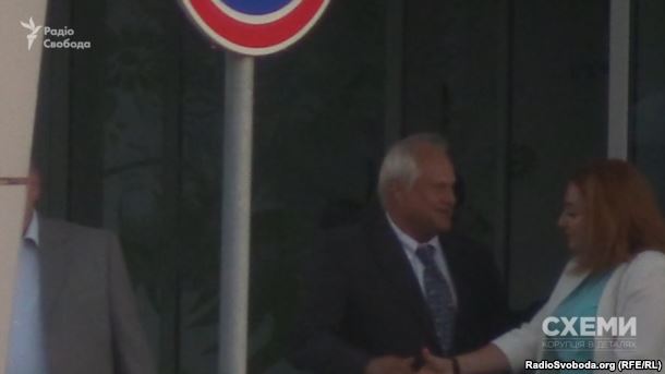 Спецпредставник ОБСЄ у мінській контактній групі Мартін Сайдік у VIP-терміналі аеропорту «Київ» 26 серпня 2016 року