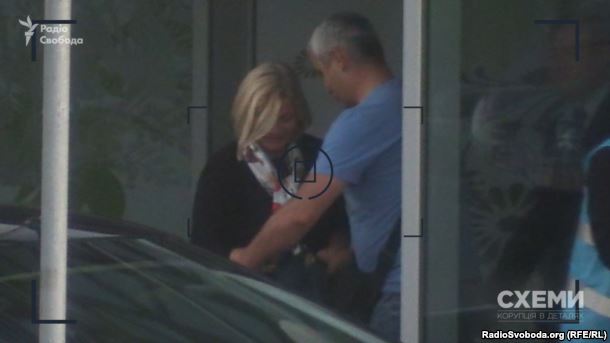 Уповноважена президента з мирного врегулювання ситуації в Донецькій та Луганській областях Ірина Геращенко у VIP-терміналі аеропорту «Київ» 26 серпня 2016 року