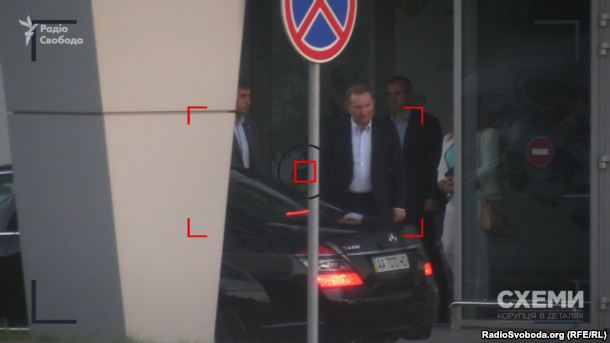 Другий президент України та представник української сторони у тристоронній групі Леонід Кучма у VIP-терміналі аеропорту «Київ» 26 серпня 2016 року