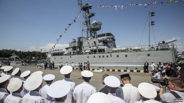 Президент Украины на торжествах по случаю Дня ВМФ в Одессе, 2016 г. dqxikeidqxiqqeant