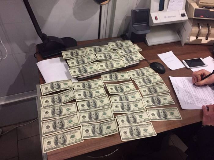 СБУ задержала на взятке в $5 тысяч помощника нардепа - 35157 СБУ задержала на взятке в $5 тысяч помощника нардепа - фото 35157 dqxikeidqxiqqeant