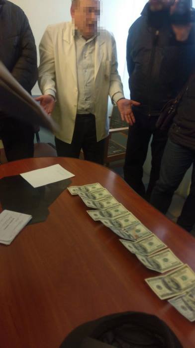 СБУ задержала на взятке врача Академии сухопутных войск dqxikeidqxiqqeant