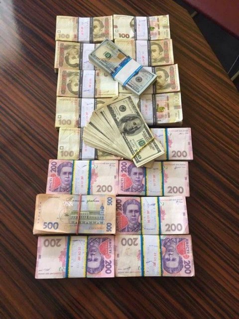 Взятка месяца. Размеры поборов значительно возросли - 36525 Взятка месяца. Размеры поборов значительно возросли - фото 36525