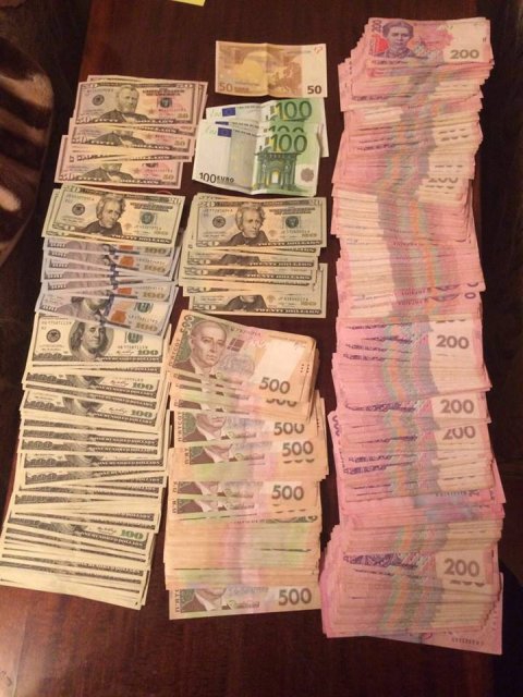 Взятка месяца. Размеры поборов значительно возросли - 36531 Взятка месяца. Размеры поборов значительно возросли - фото 36531