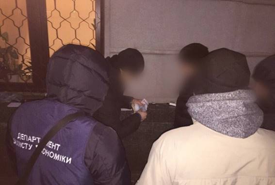 Взятка месяца. Размеры поборов значительно возросли - 36532 Взятка месяца. Размеры поборов значительно возросли - фото 36532