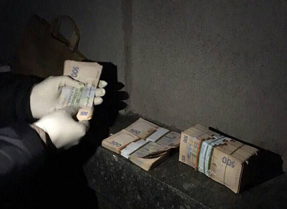 Взятка месяца. Размеры поборов значительно возросли - 36533 Взятка месяца. Размеры поборов значительно возросли - фото 36533