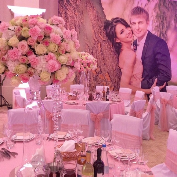 Vip-свадьба дочери львовского таможенника: миллионы роз и столы в камнях Сваровски - фото 9