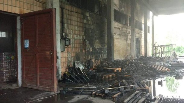 В Киеве на ВДНХ произошел масштабный пожар - 51016 В Киеве на ВДНХ произошел масштабный пожар - фото 51016 dqxikeidqxitkant