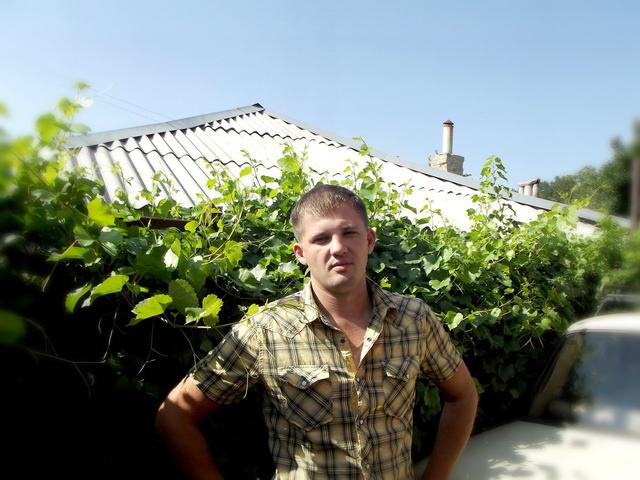 Этот мужичок подошел и ласково сказал, что сломает мне фотоаппарат и лицо, - возможно, еще один бывший беркутовец засветился при разгоне митинга в Москве 03 Этот мужичок подошел и ласково сказал, что сломает мне фотоаппарат и лицо, - возможно, еще один бывший беркутовец засветился при разгоне митинга в Москве 03