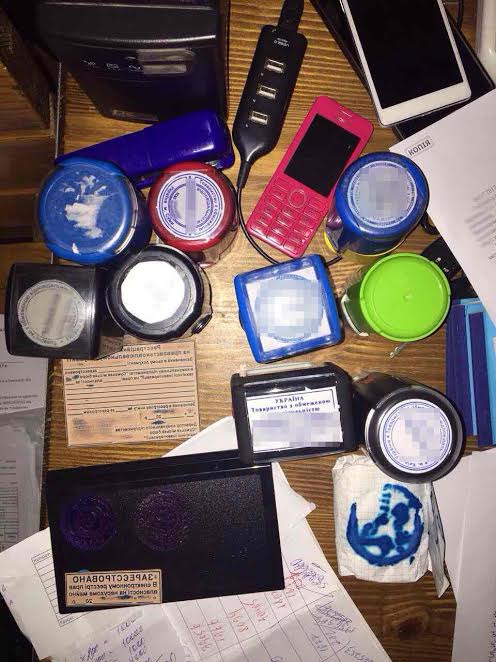 Налоговики ликвидировали конвертцентр с оборотом более 90 миллионов гривен на Сумщине 01 Налоговики ликвидировали конвертцентр с оборотом более 90 миллионов гривен на Сумщине 01 dqxikeidqxitkant