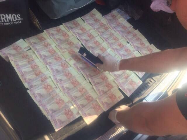 В Киеве задержали чиновника КП