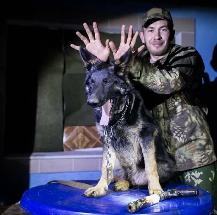 Денис Буштрук https://www.facebook.com/photo.php?fbid=310848155994594&set=a.126299894449422.1073741826.100012082367945&type=3&theater