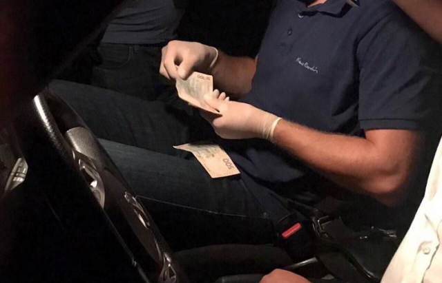 В Ужгороді затримали полісмена, який вимагав і отримав 11 тисяч хабара (ФОТО) dqxikeidqxitkant