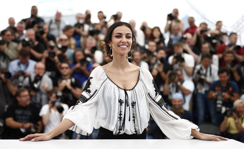 День Независимости: голливудские красавицы в украинских вышиванках - 68907 День Независимости: голливудские красавицы в украинских вышиванках - фото 68907