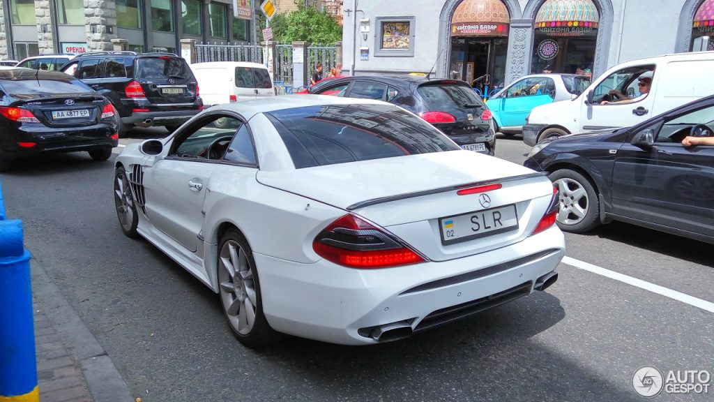 В Киеве замечен поддельный суперкар Mercedes SLR McLaren В Киеве замечен поддельный суперкар Mercedes SLR McLaren
