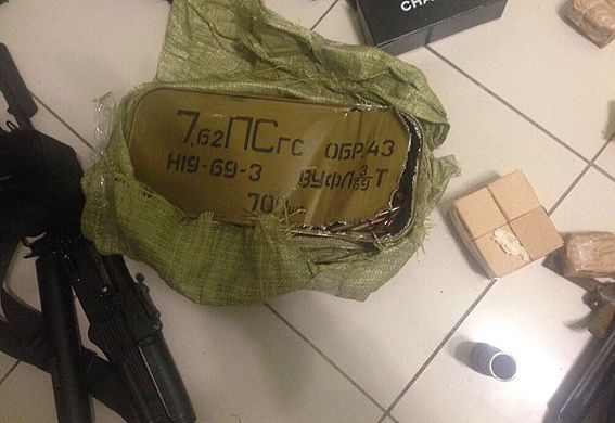 Изъятое оружие и боеприпасы направлены на экспертное исследование с целью выяснения их происхождения. Фото: npu.gov.ua