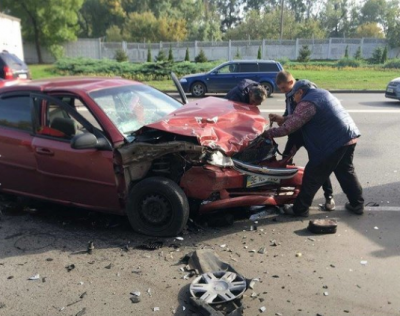 Масштабное ДТП в Киеве: много пострадавших Масштабное ДТП в Киеве: много пострадавших